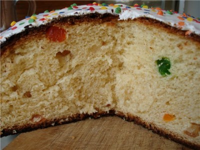 vkusniy-kulicha-na-slivkah-2