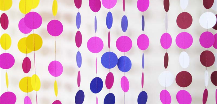 4_b60f187a22204a4694d927e89fce6017garlands-hanging-down