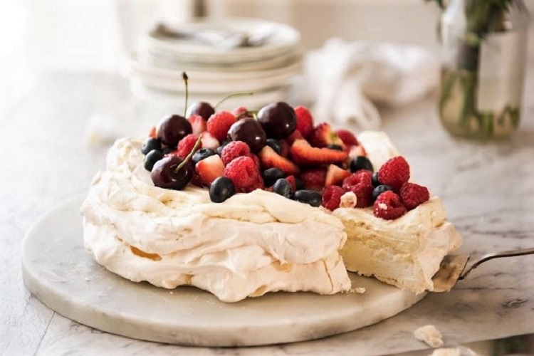 desert-pavlova-klassicheskij-recept-1