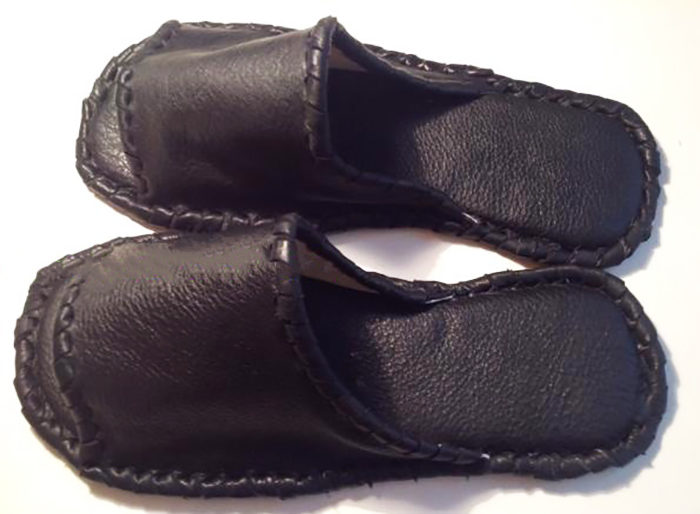 domasnay-obuv-tapochki-iz-kozhi