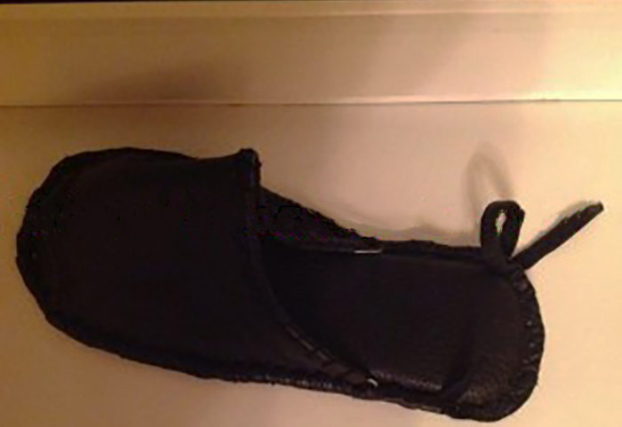 domasnay-obuv-tapochki-iz-kozhi-roshit-verh-po-vsenu-krau