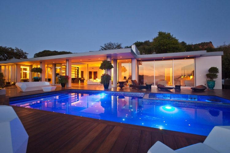 img_c7cb1c333a43-750x499