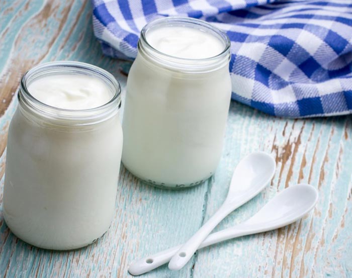 naturalnyj-jogurt-dlya-volos