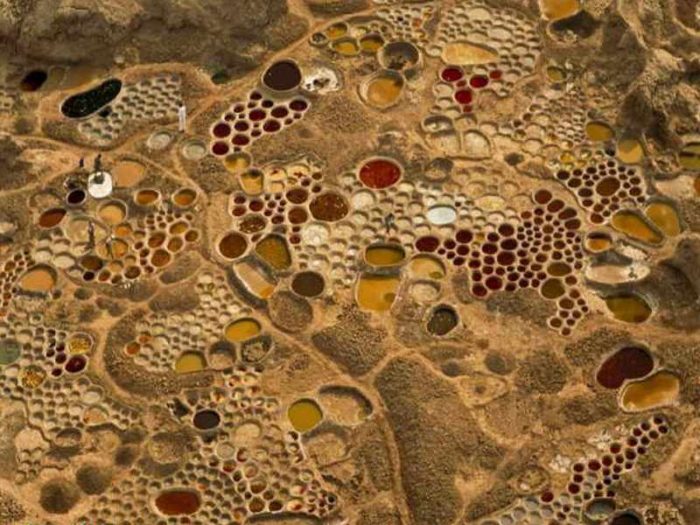 udivitelnaya-mozaika-iz-solenyh-ozer-na-territorii-sahary-v-nigere