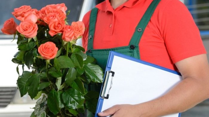 v-ivanove-zhertvoj-aferista-stal-kurer-po-dostavke-cvetov