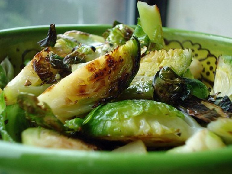 zapechenaya-bruselskaya-kapusta