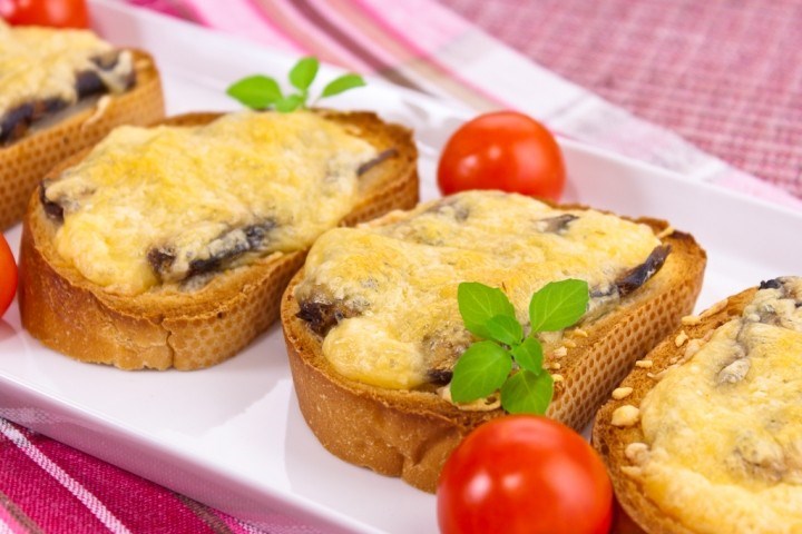 zapechennie_buterbrodi_so_shprotami-142436