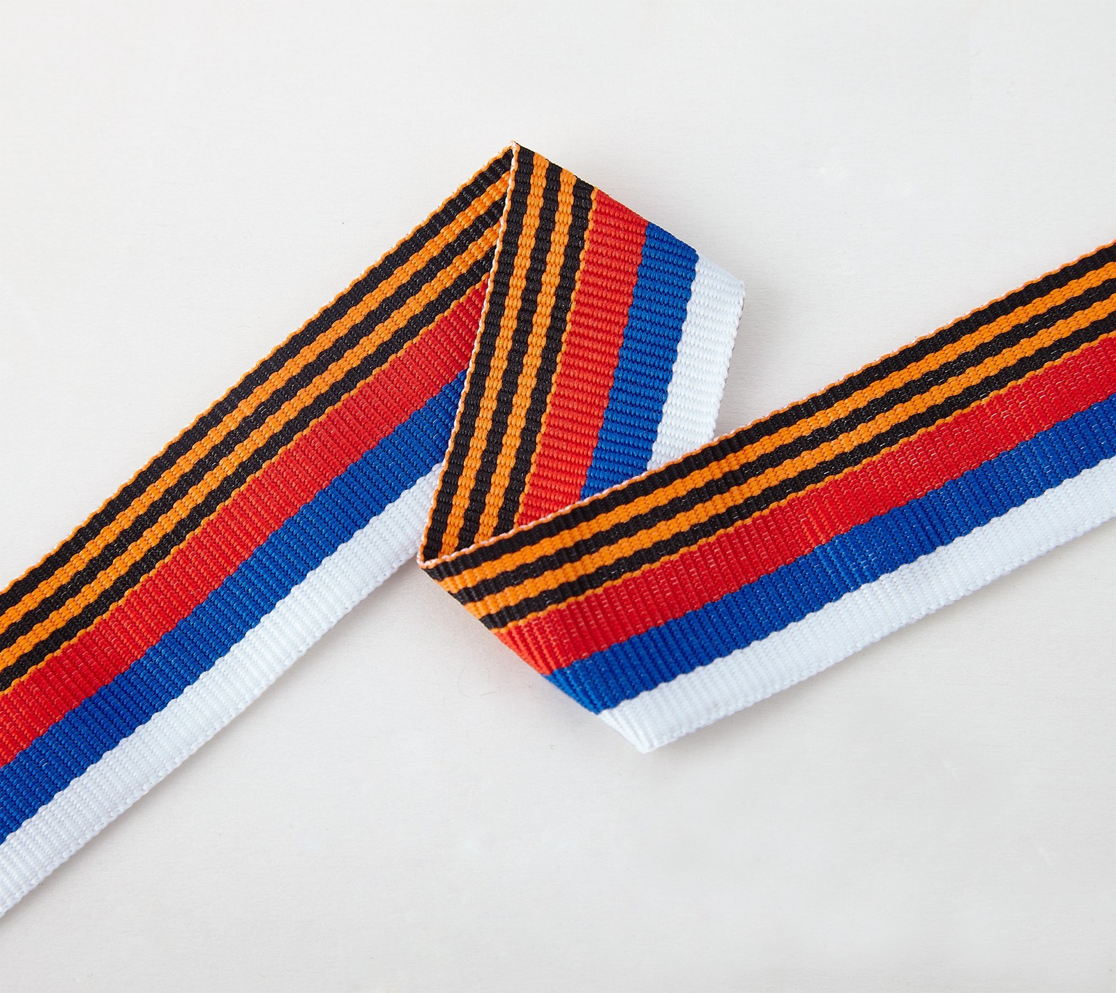 Картинки по запросу как носитьгеоргиевскую ленту