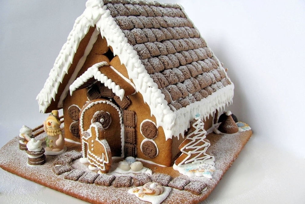 main_b_pryanichnyiy-domik-na-novyiy-god