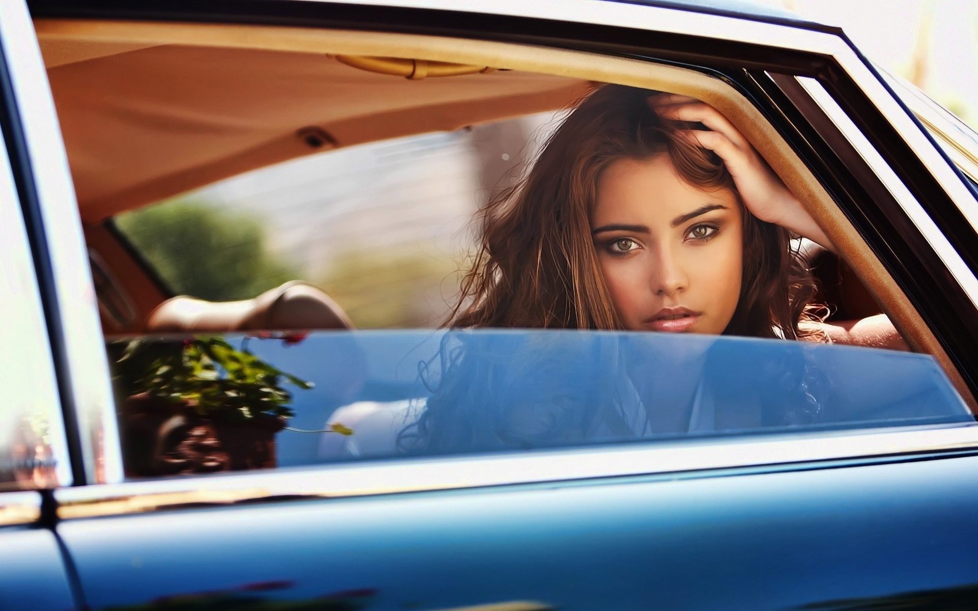 Картинки по запросу открытое стекло в авто