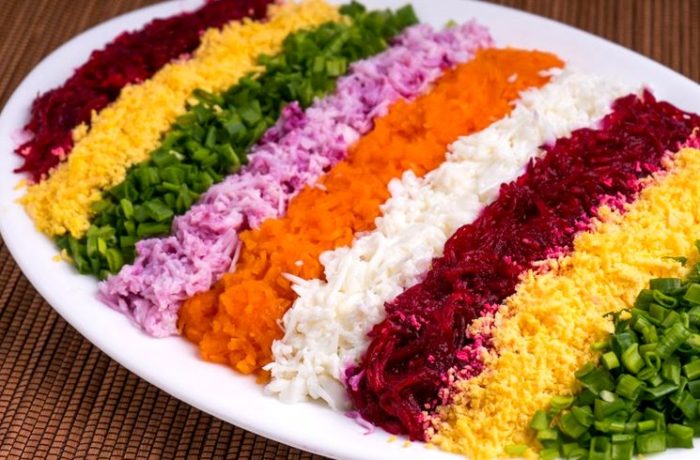 retsept-salata-raduzhnyy