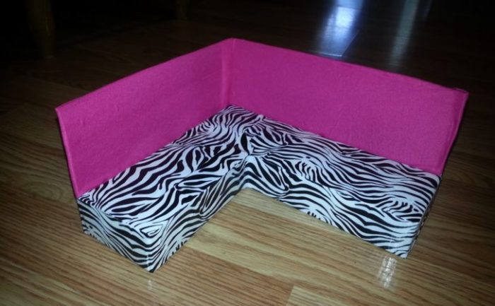 bottom-looked-like-chose-not-finish-covering_339485-728x450