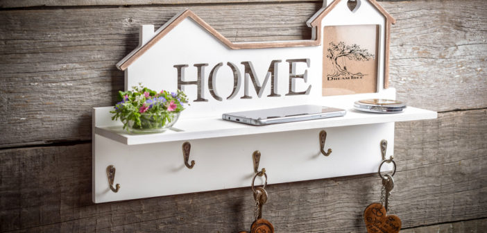 Как сделать ключницу своими руками, настенную. Подарок ключница, слова ...