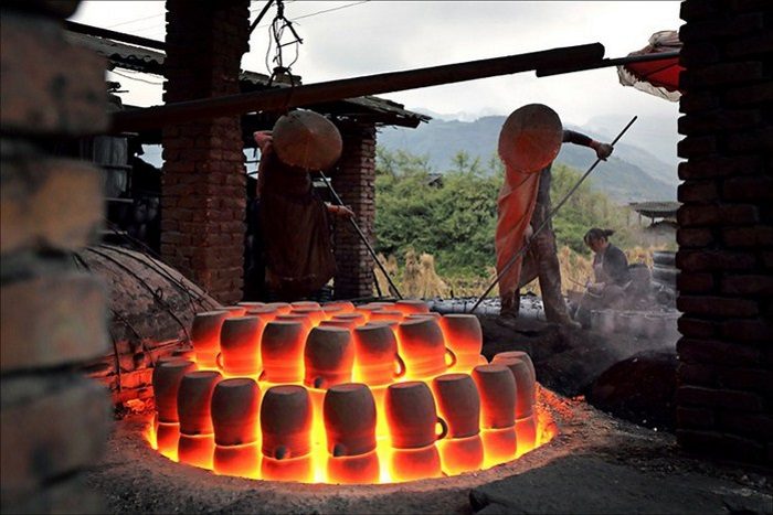 Сосуд для прокаливания в огне 5 букв. Обжиг глины. Керамика обжиг. Печь для обжига гончарных изделий. Печь для обжига глиняной посуды.