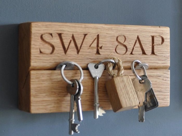 alluminium-wooden-key-holder-nice-concept
