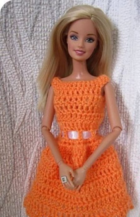 Платье для Барби крючком для начинающих. Сделать кукле платье платье из шарика. Платье для куклы спицами для начинающих