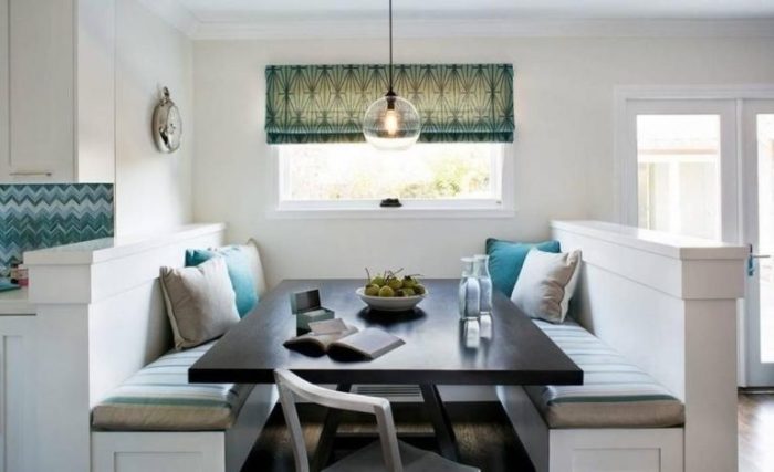 divan-so-spalnim-mestom-na-kuhnyu-19-768x468