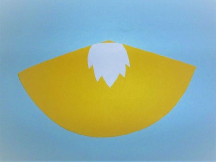 foto4_prikleim_k_tulovishchu_lva_beluyu_grudku