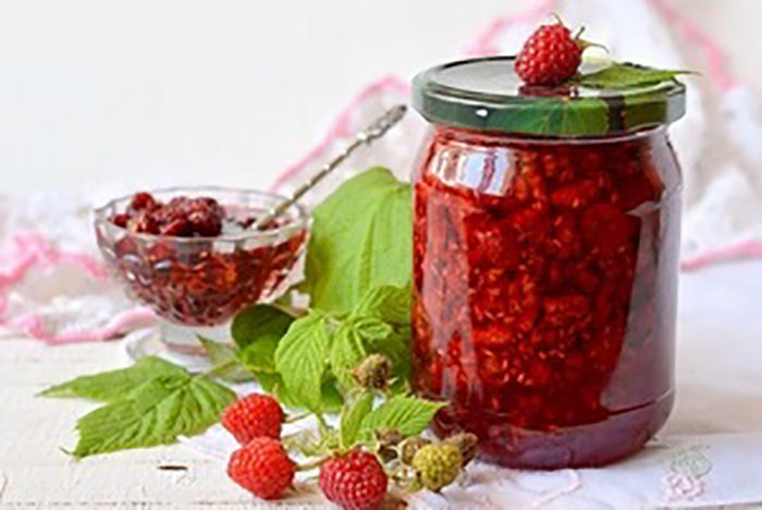 malina_v_soke_krasnoj_smorodiny