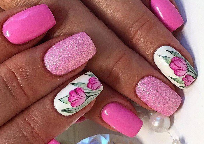 rozovye-nogti-s-dizajnom-12
