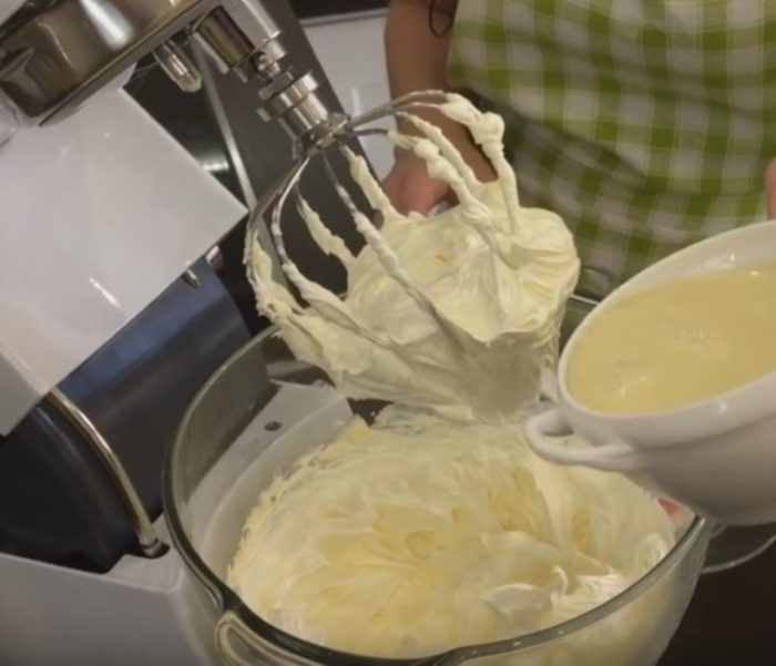 svadebnii_tort_v_domashnih_usloviyah-361587