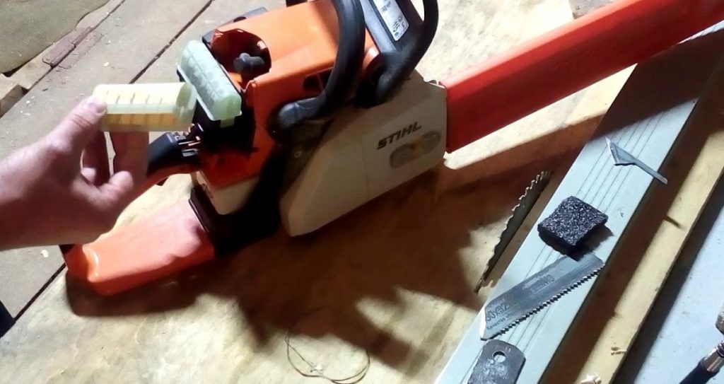 vozdushnyj-filtr-dlya-benzopily-1210x642