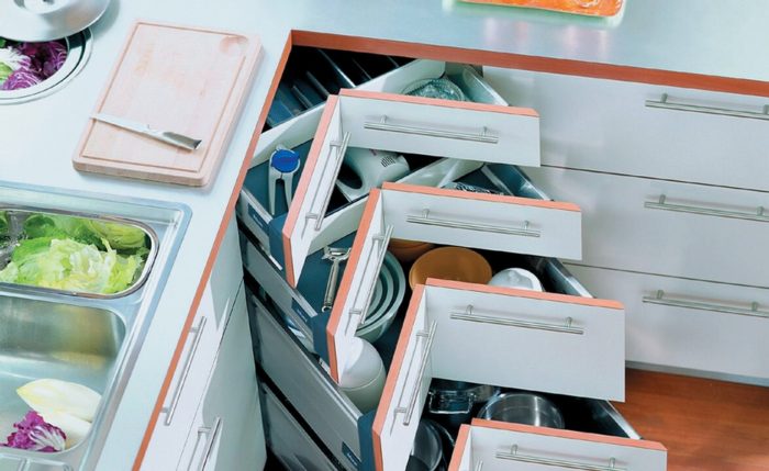 vydvizhnye-sistemy-uglovykh-yashikov