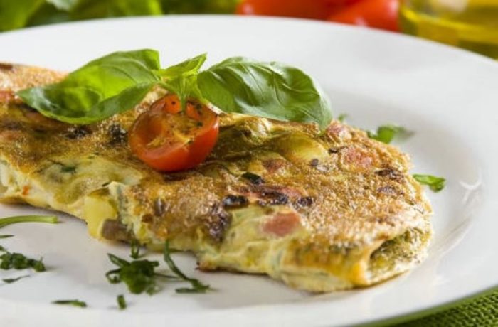 kartofelnyj_omlet_s_lukom_kartofelnii_omlet_s_lukom