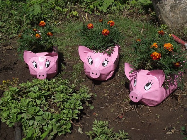 porosenok-klumba-iz-plastikovyh-butylok