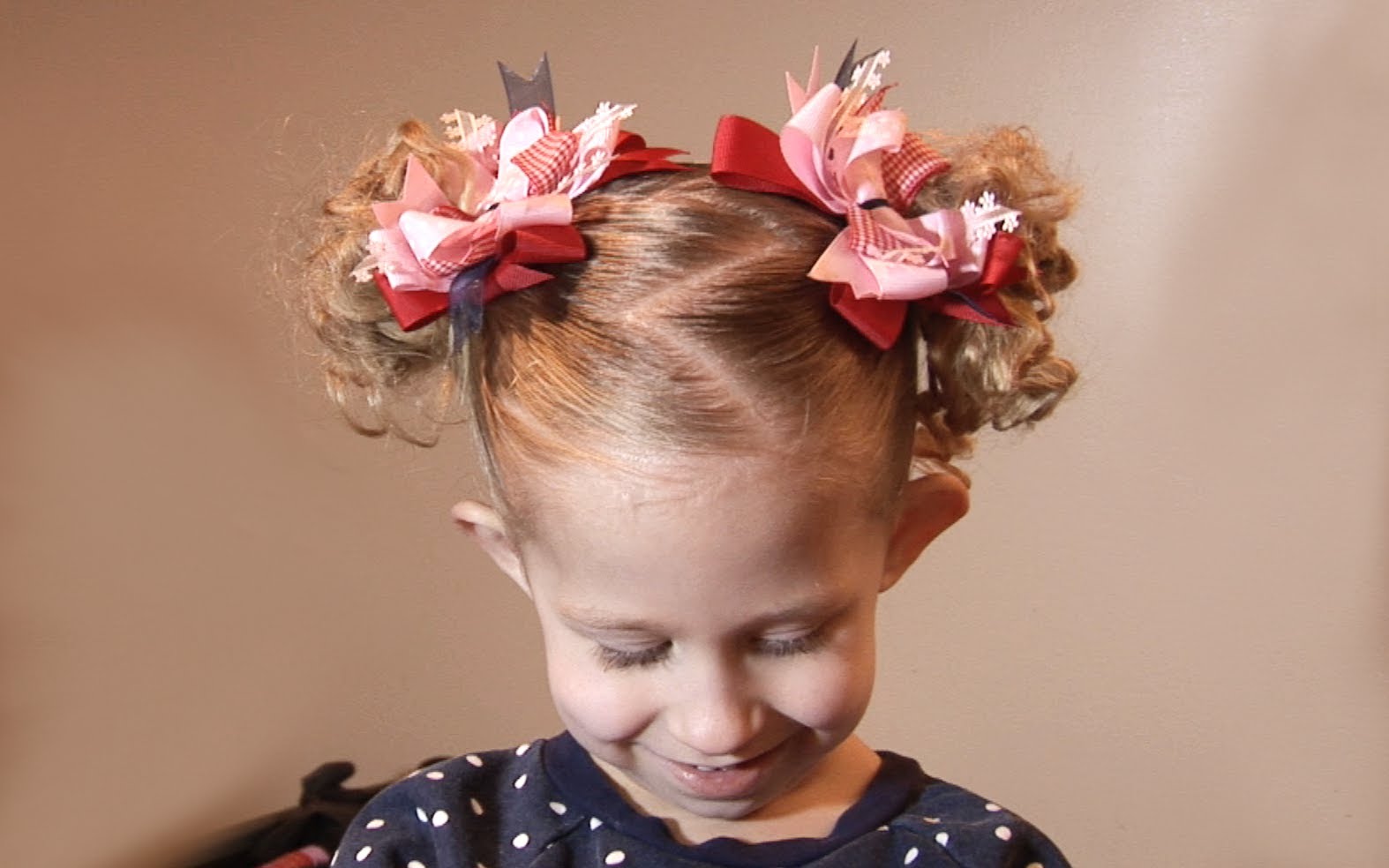 pricheski-dlya-devochek-na-srednie-volosi-3