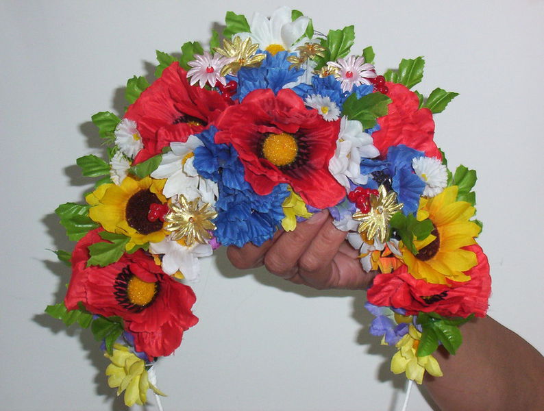 ukrainskiy-venok-8d76-1332323249128289-3-big