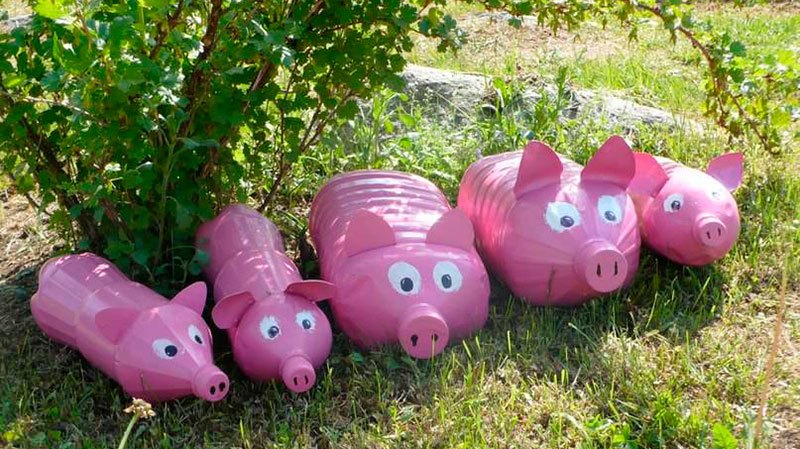 veselye-porosyata-iz-butylok