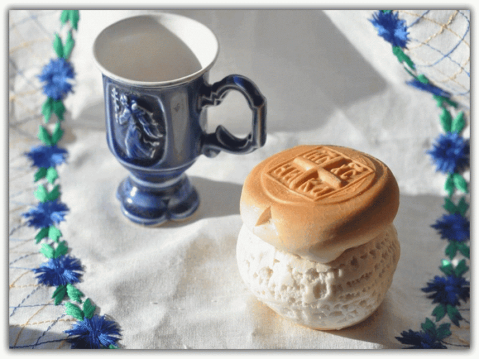 prosfora-i-svyataya-voda