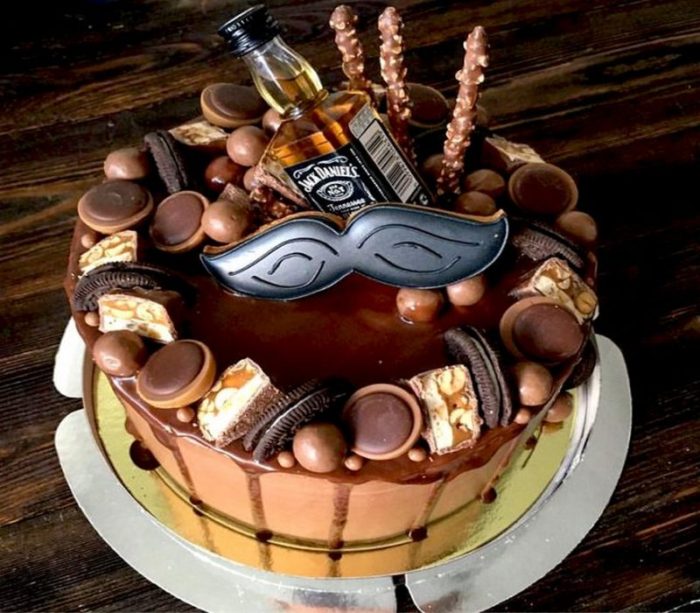 tort-dlya-muzhchiny-na-den-rozhdenie-640x640