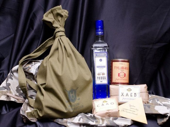 variant-podarka-na-23-fevralya-veschmeshok