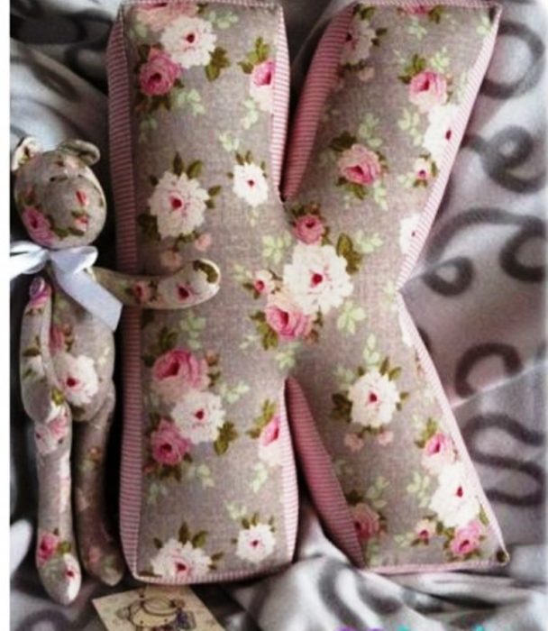 komnata-malchik-bukvy1