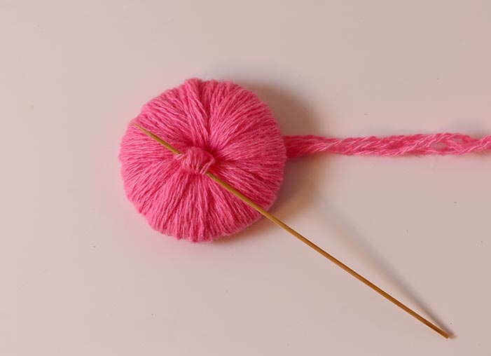 porosenok-iz-pomponov-svoimi-rukami-7