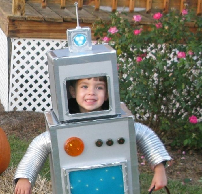 kak-sdelat-kostjum-robota-svoimi-rukami_3_1