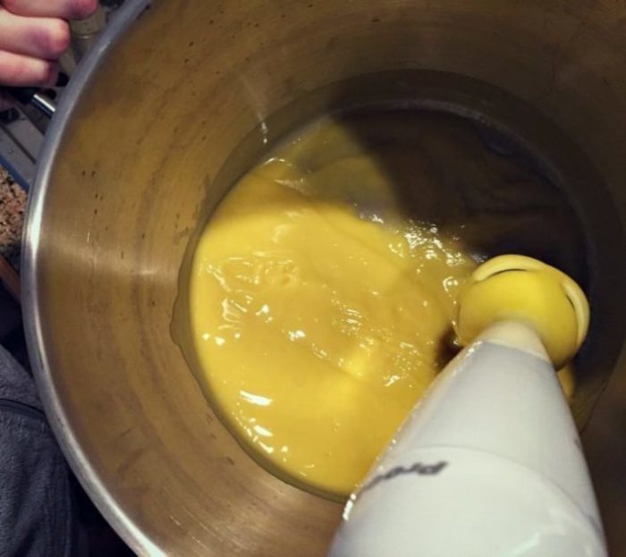 kak-sdelat-mylo-ruchnoj-raboty_47-650x578