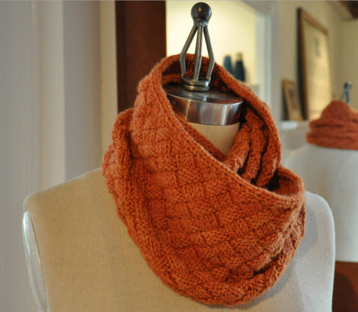 kak-svyazat-snud-spicami-dlya-zhenshini-uzor-quotpletenkaquot