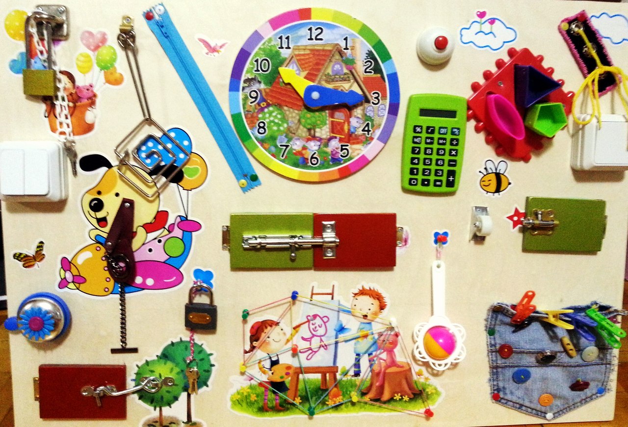 krasochnaya-igrovaya-doska-dlya-obrazovaniya