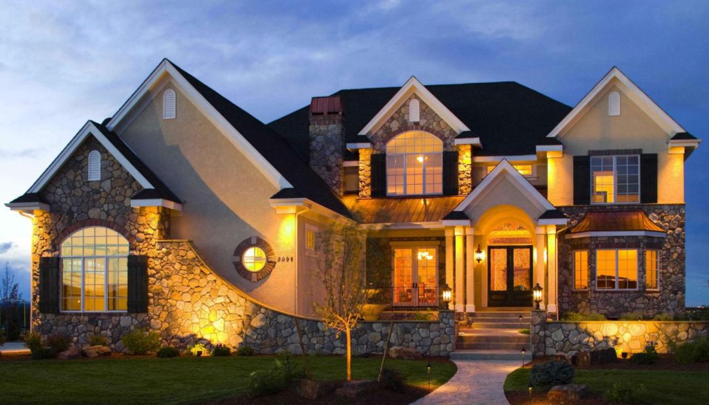 landschaftnij-dizain-ulichnie-svetilniki-podsvetka-doma-03