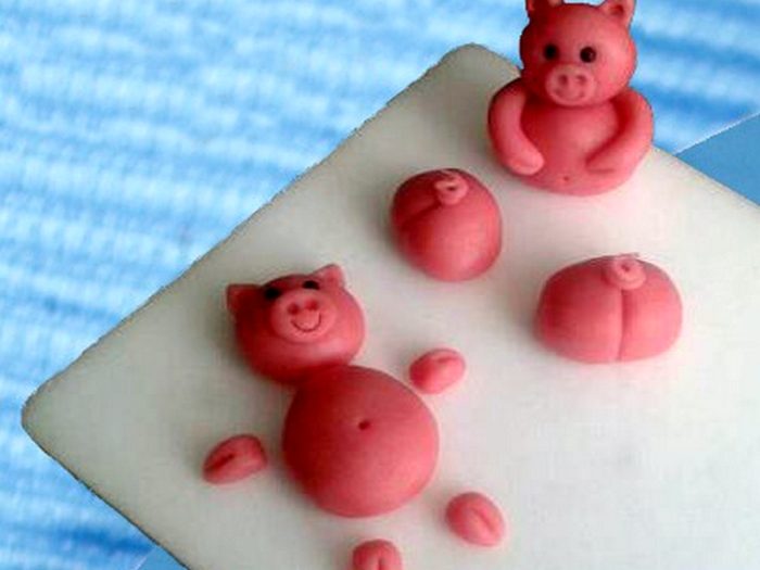 pigs-in-mud-chocolate-kitkat-cake_thumb