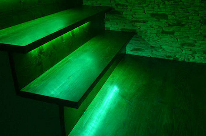 podsvetka-lestnicy-originalnye-idei-osveshcheniya-stupenej-15