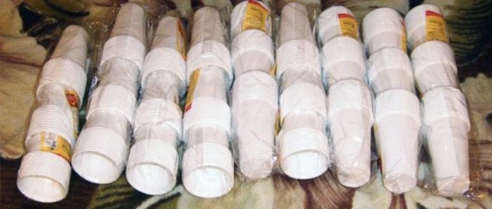 9051418-1skolko-stakanchikov-neobhodimo-dlya-izgotovleniya-snegovika-620x264