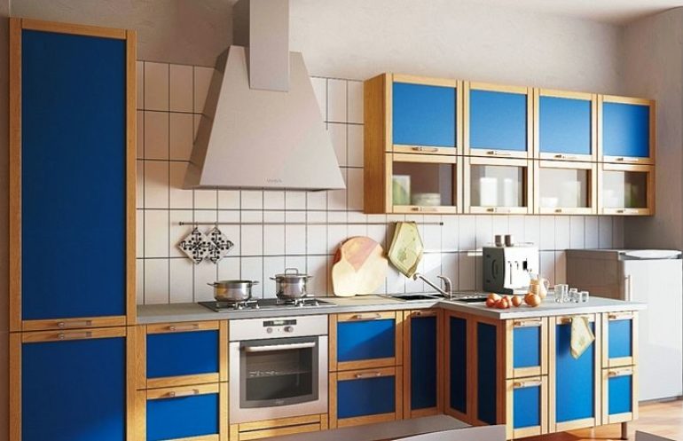 ÐÐ»Ð°Ð²Ð½Ð°Ñ Ð¾ÑÐ¾Ð±ÐµÐ½Ð½Ð¾ÑÑÑ ÑÑÐ¾Ð³Ð¾ ÑÐ°ÑÐ°Ð´Ð° Ð² ÑÑÐ¸Ð»Ðµ Ð¼Ð¾Ð´ÐµÑÐ½ â ÑÑÑÐ¾Ð³Ð°Ñ Ð³ÐµÐ¾Ð¼ÐµÑÑÐ¸Ñ ÑÐ¾ÑÐ¼, Ð´Ð²ÐµÑÐºÐ¸ ÑÐ´ÐµÐ»Ð°Ð½Ñ Ð¸Ð· ÑÐ¾ÑÐ½Ñ Ñ Ð²ÑÑÐ°Ð²ÐºÐ°Ð¼Ð¸ Ð¸Ð· ÑÑÐµÐºÐ»Ð° Ð¸ Ð»Ð¸ÑÑÐ¾Ð²Ð¾Ð³Ð¾ Ð¼Ð°ÑÐµÑÐ¸Ð°Ð»Ð°