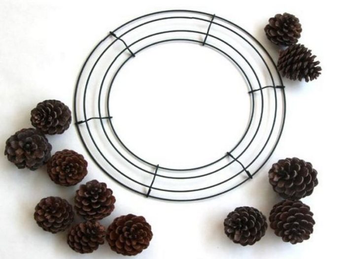 diy-pinecone-wreath-apieceofrainbowblog-2-600x534