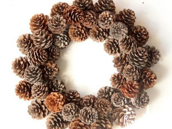 diy-pinecone-wreath-apieceofrainbowblog-6-600x493