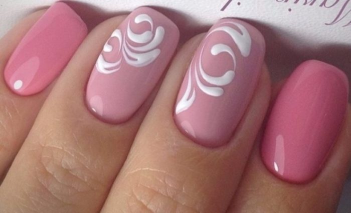 dizajn-nogtej-rozovyj-8-min