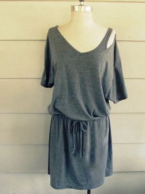 ÐÑоÑÑое плаÑÑе Ñвоими ÑÑками из двÑÑ
ÑÑÑболок